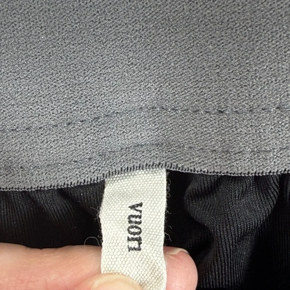 Vuori Mens Banks Shorts Black White Striped Elastic Waist Board Shorts Size M